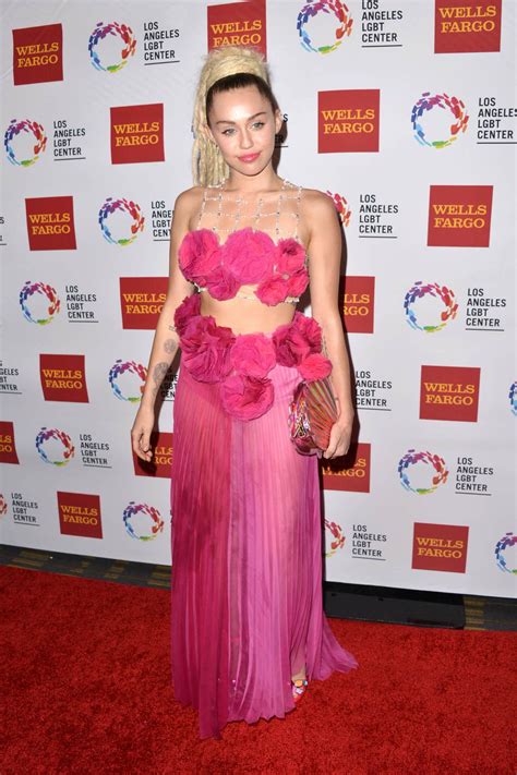 miley cyrus pink dress